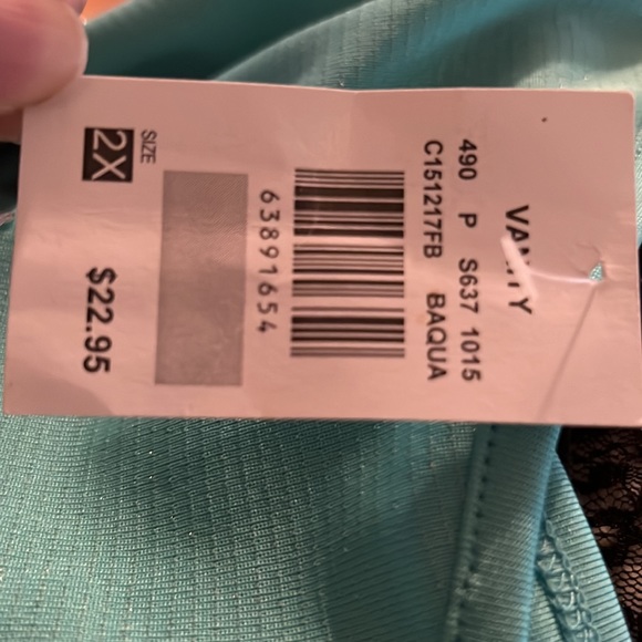 NWT TANK TOP - Picture 3 of 3